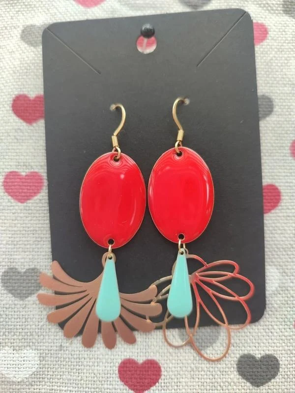 boucles d'oreilles colorées